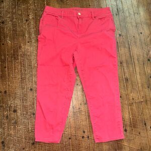 Chico’s Platinum barbiecore pink 2/12 crop jeans